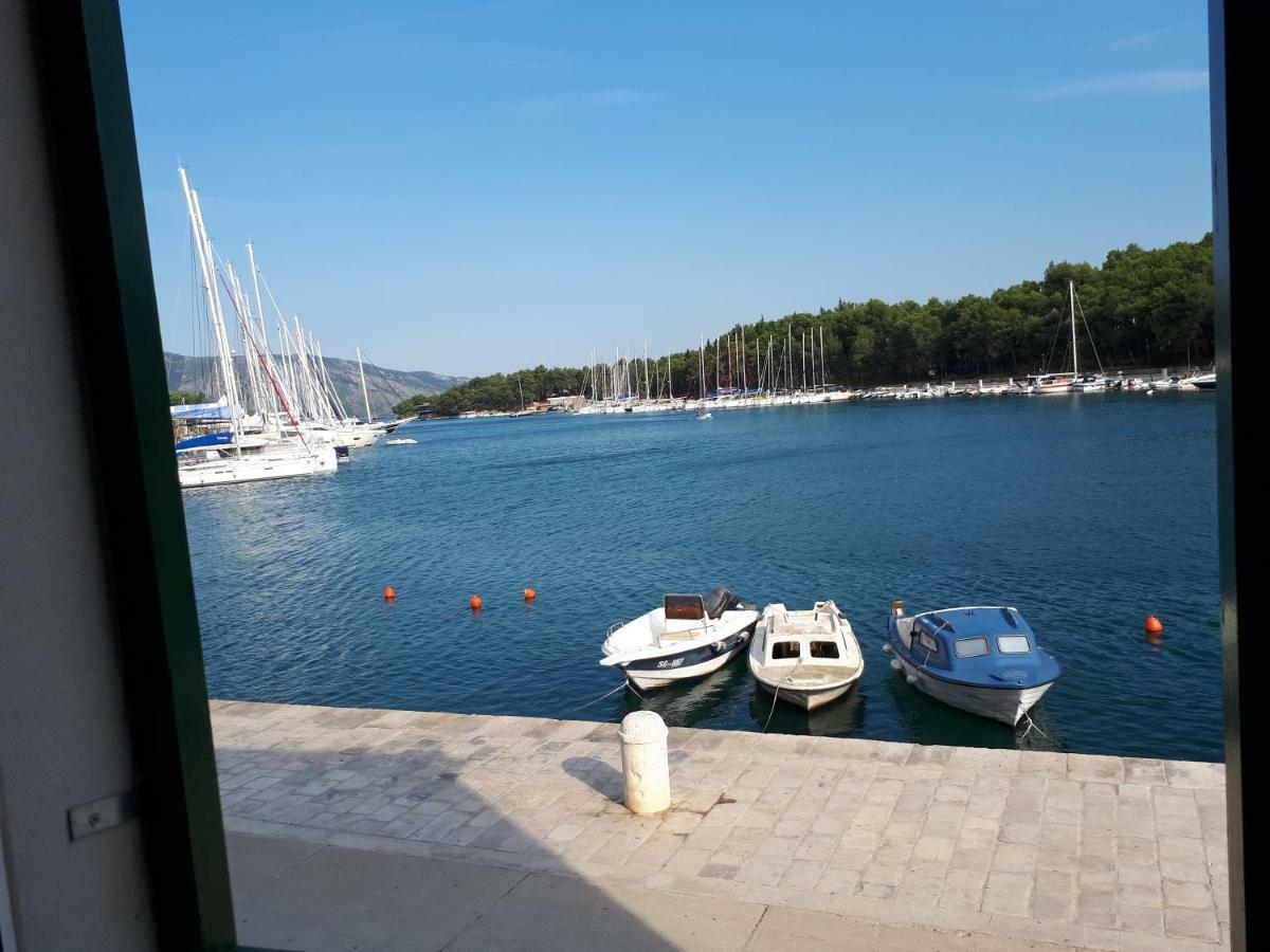 Appartamento House At The Seafront Stari Grad  Esterno foto