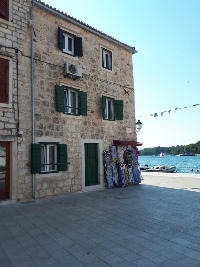 Appartamento House At The Seafront Stari Grad  Esterno foto